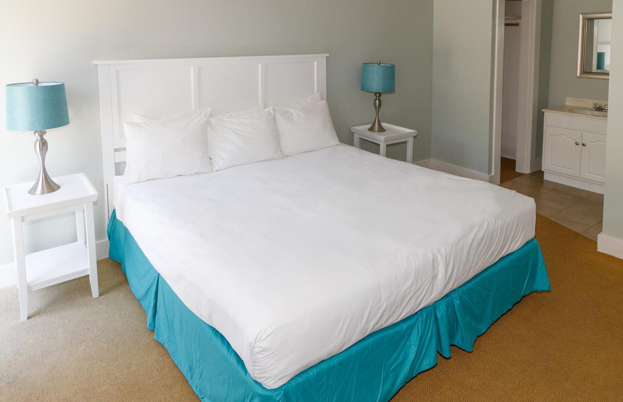 King Standard Semi-Private Balcony Quarterdeck Building Floor 2