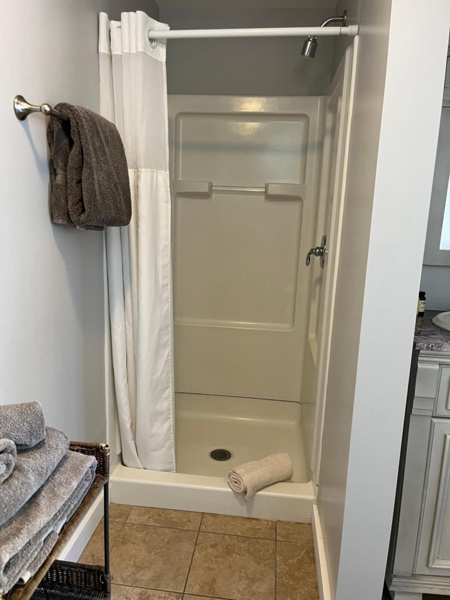 Standard King Room,1618829026:JPEG